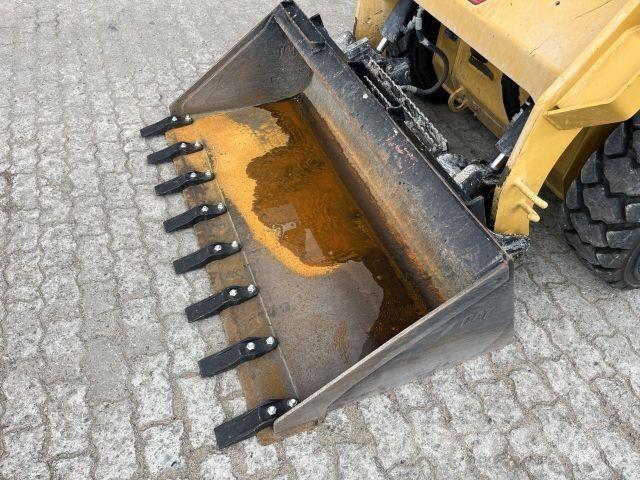 CAT 242D3 Other
