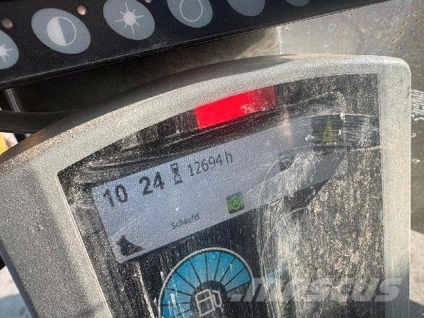 CAT 318F Wheeled excavators