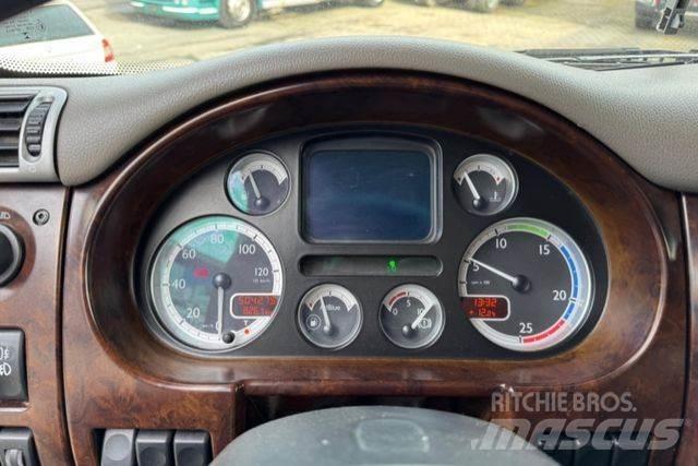 DAF CF410 4x2 Livestock carrying trucks