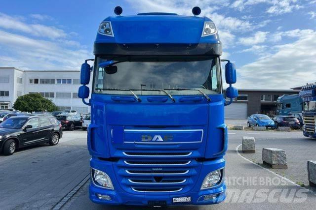 DAF XF510 6x2 Tautliner/curtainside trucks