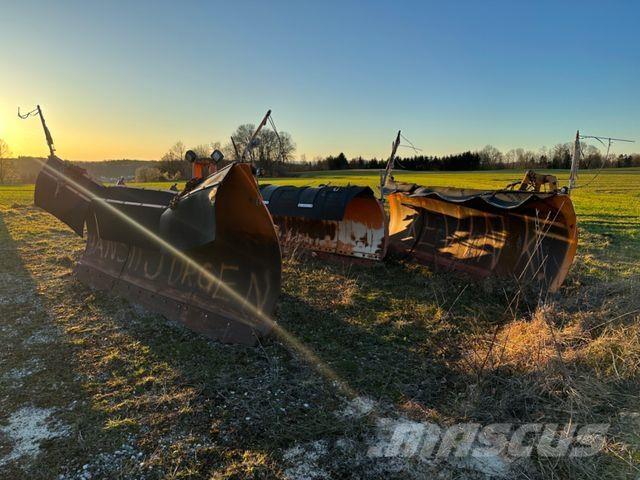 Dücker Schneepflug Reversible ploughs