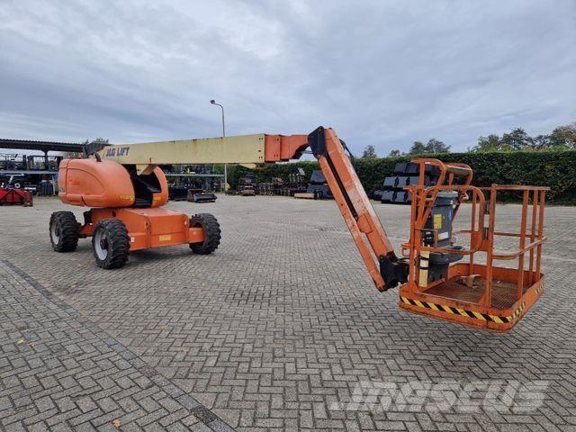 JLG 660 SJ Articulated boom lifts