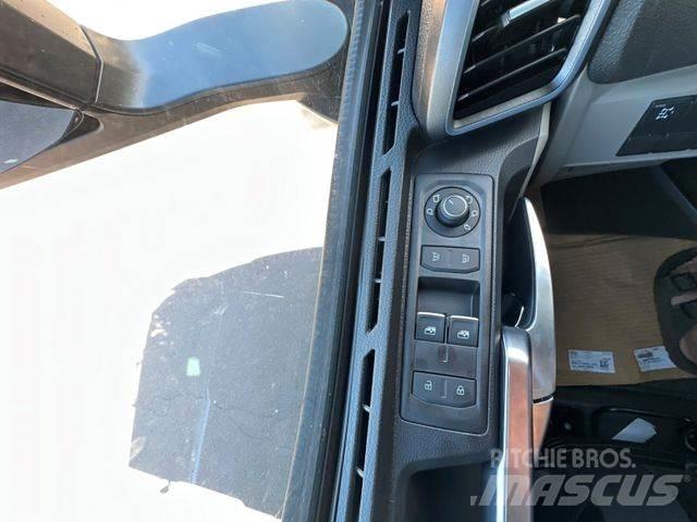 MAN TGS 26.520 6x6 Truck Tractor Units