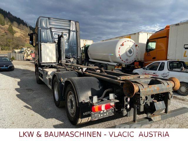 Mercedes-Benz 2563 Hook lift trucks