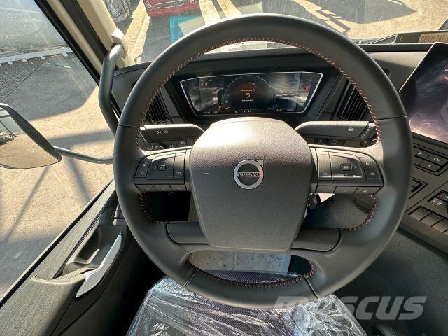 Volvo FMX 500 8x4 Chassis Cab trucks