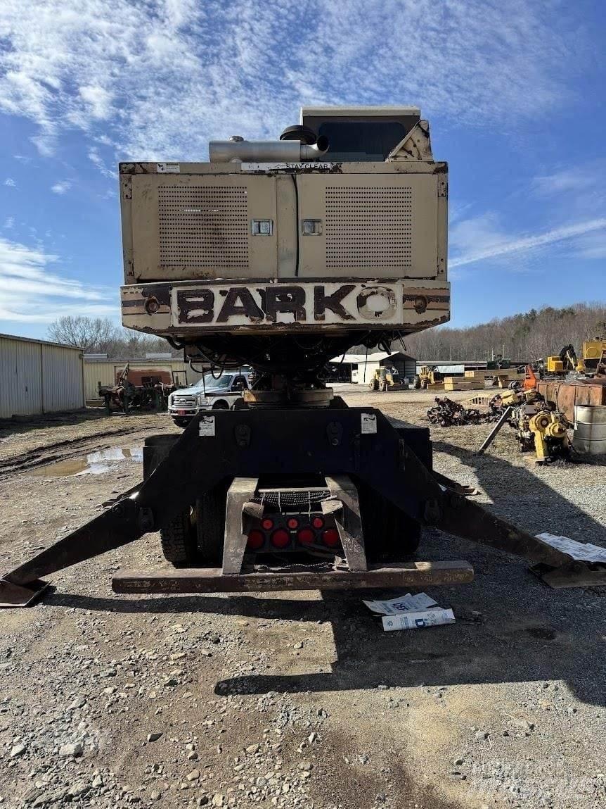 Barko 160D Knuckleboom loaders
