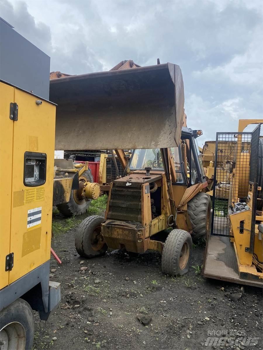 CASE 580D TLB's