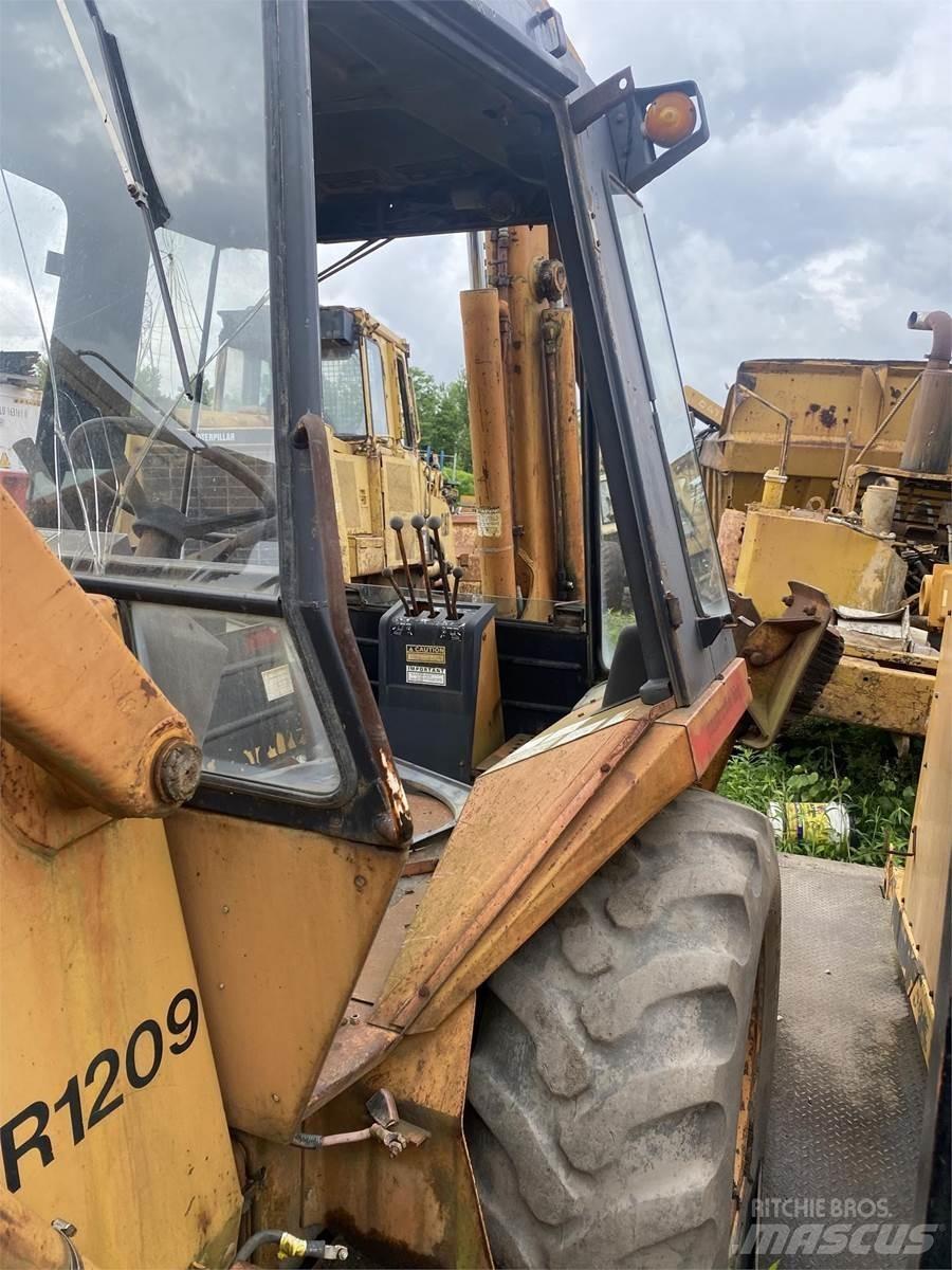 CASE 580D TLB's