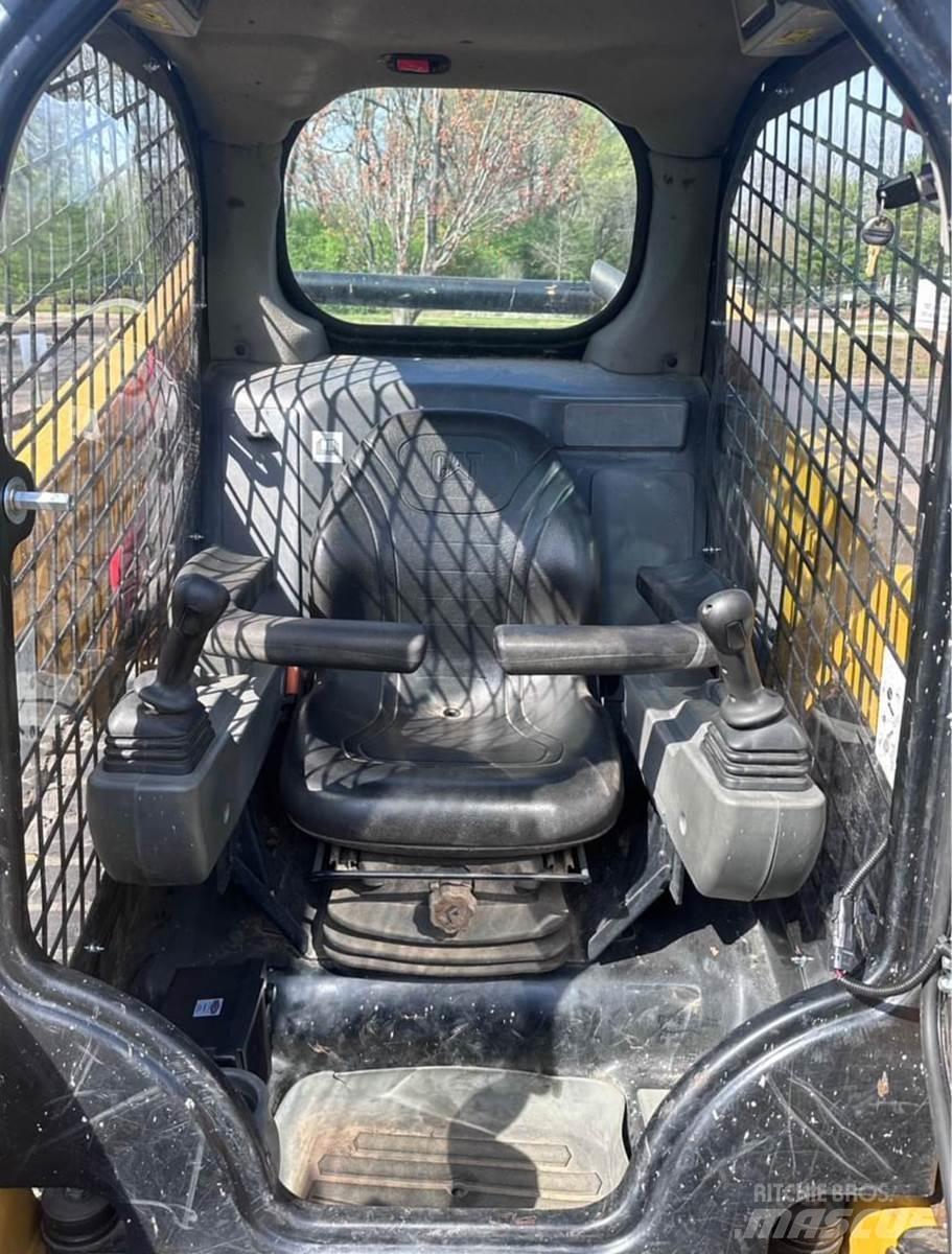 CAT 249D3 Skid steer loaders