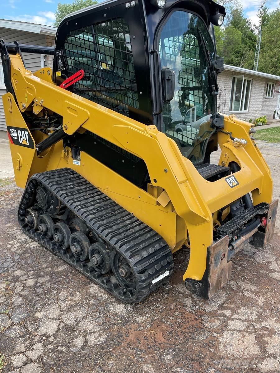 CAT 257D Skid steer loaders