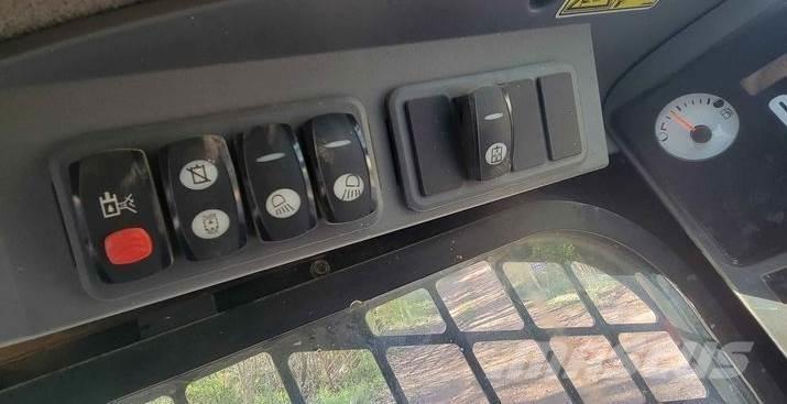 CAT 297C Skid steer loaders