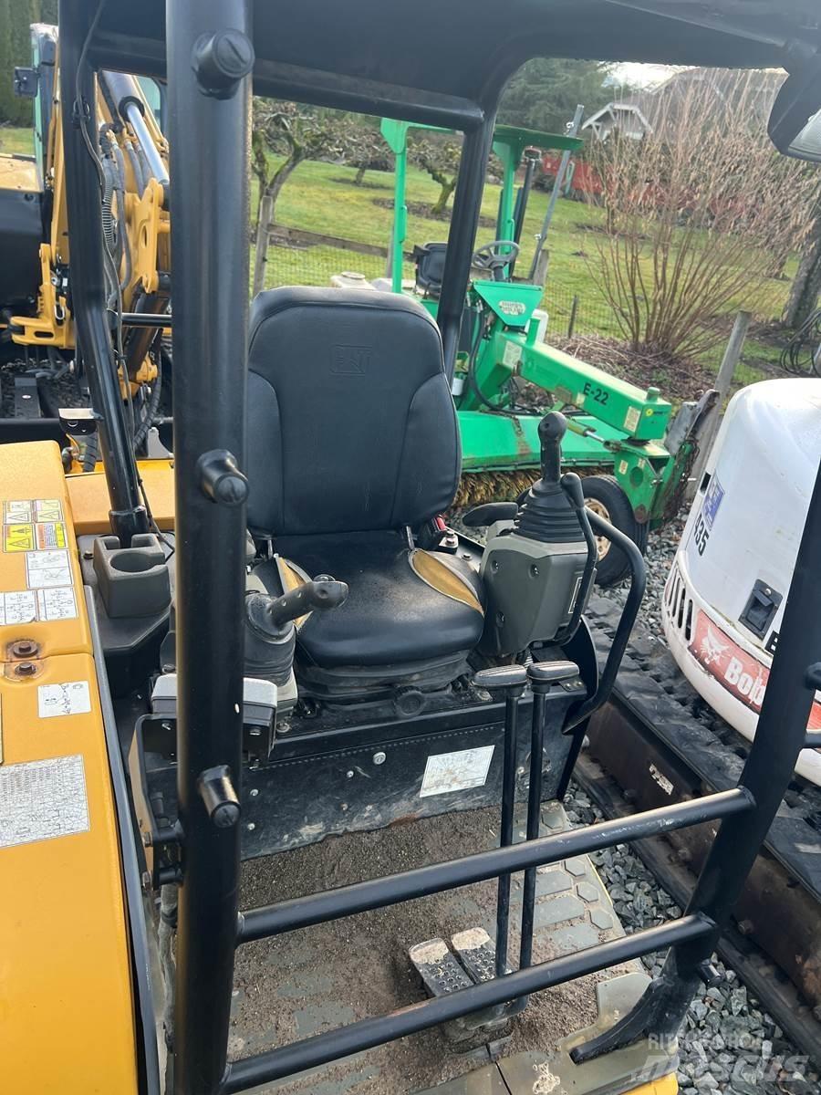 CAT 305 Mini excavators < 7t