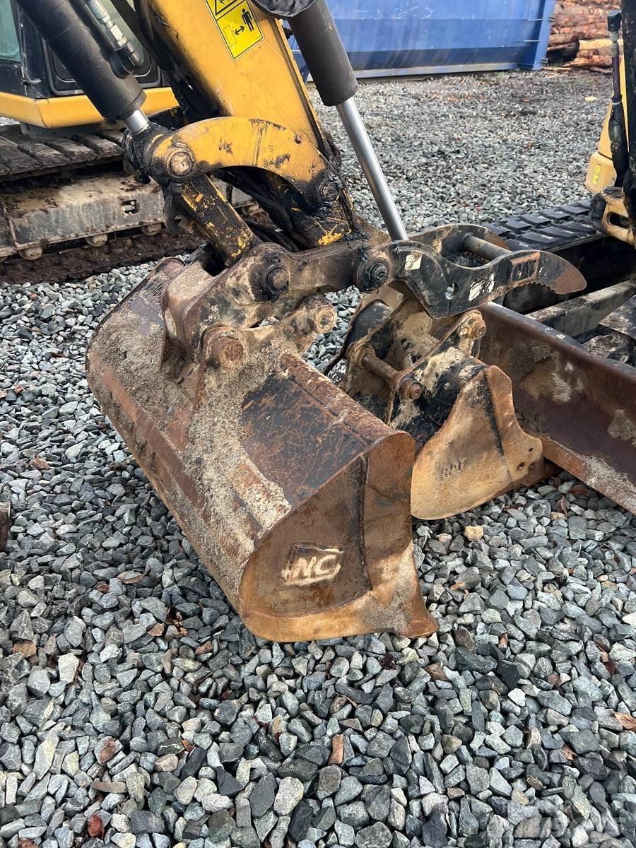 CAT 305 Mini excavators < 7t