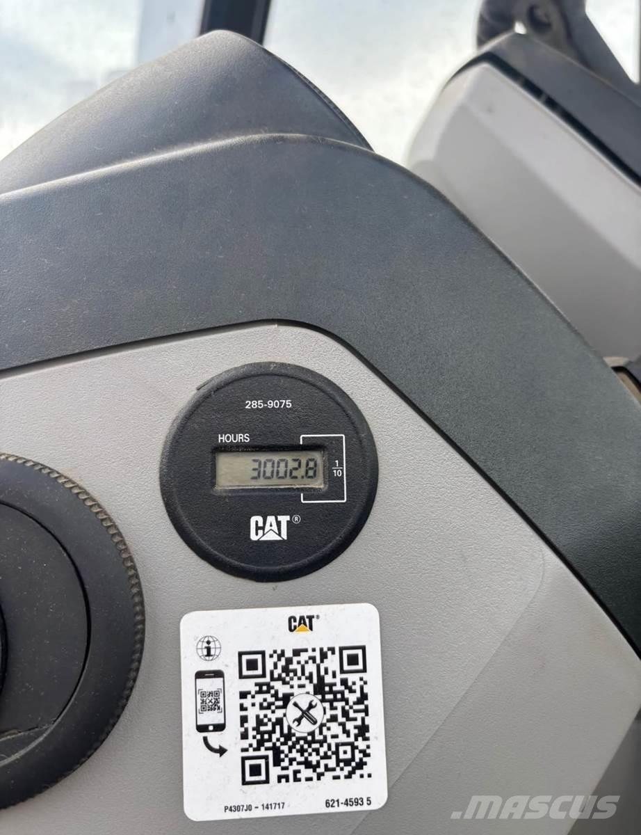 CAT 420E TLB's