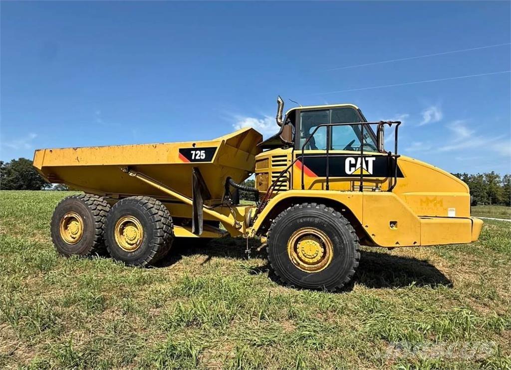 CAT 725 Articulated Haulers