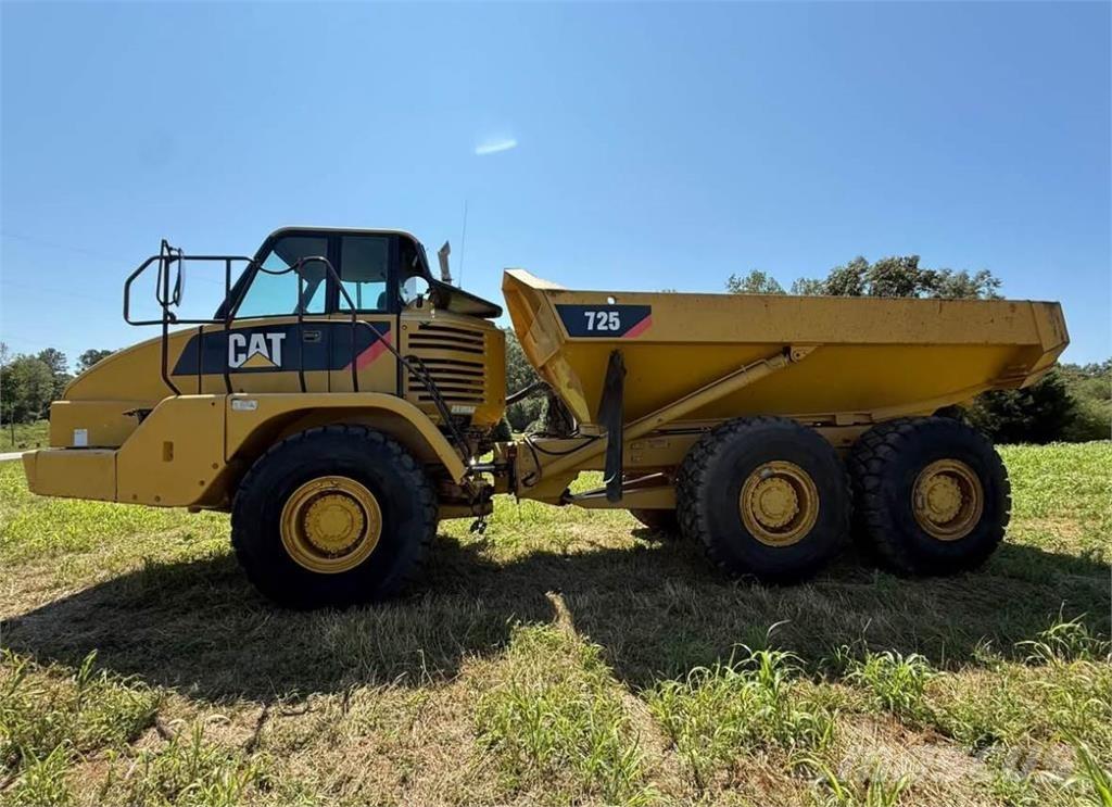 CAT 725 Articulated Haulers