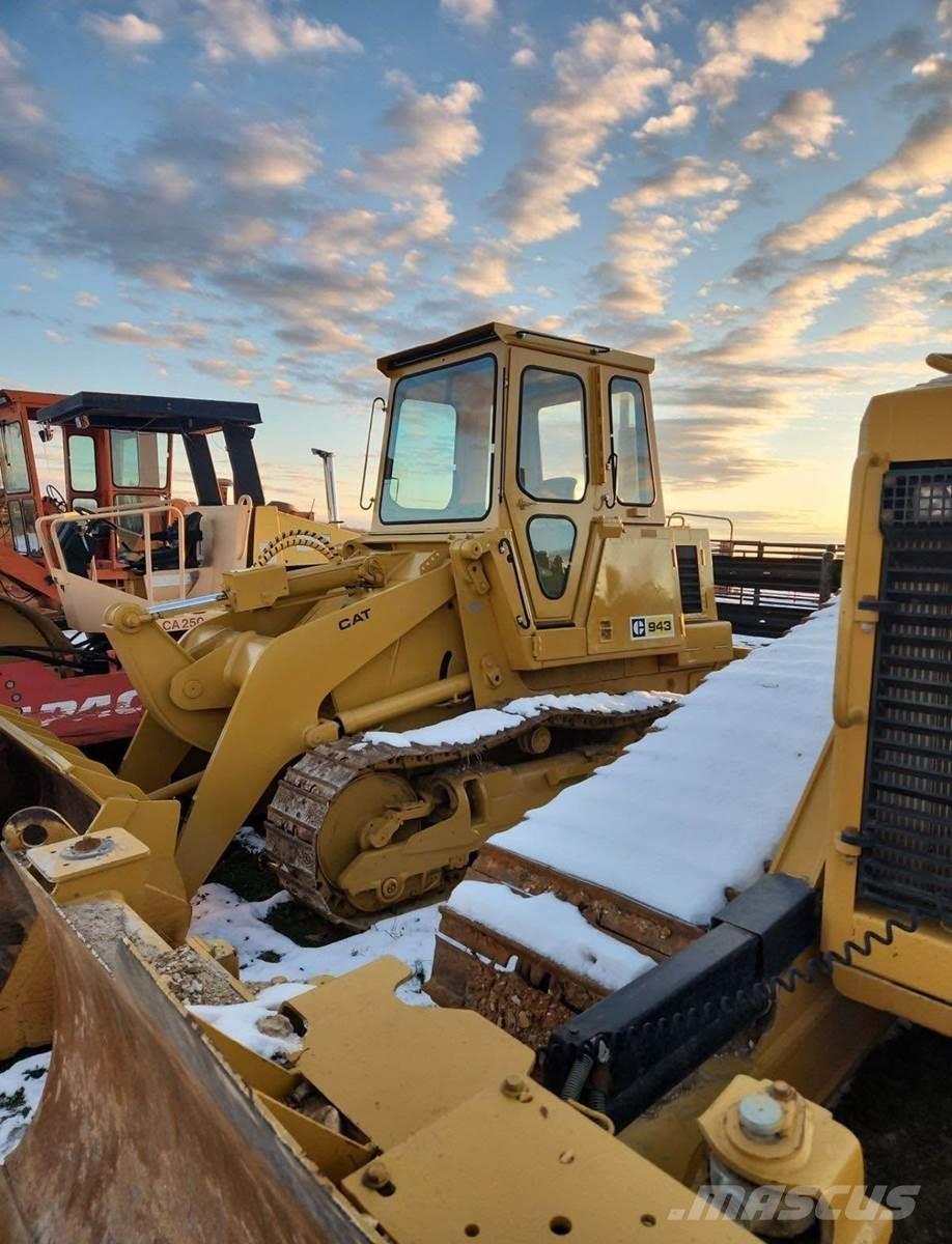 CAT 943 Crawler FEL's