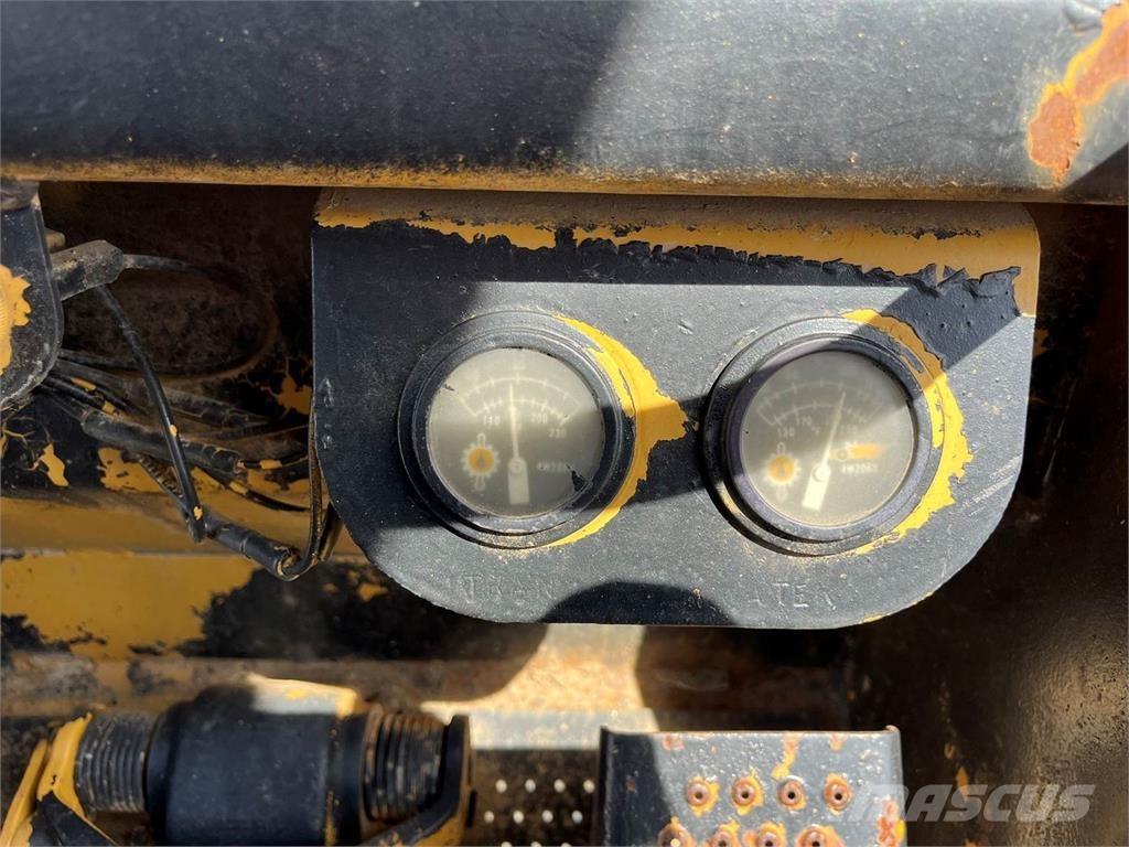 CAT 953 Crawler FEL's