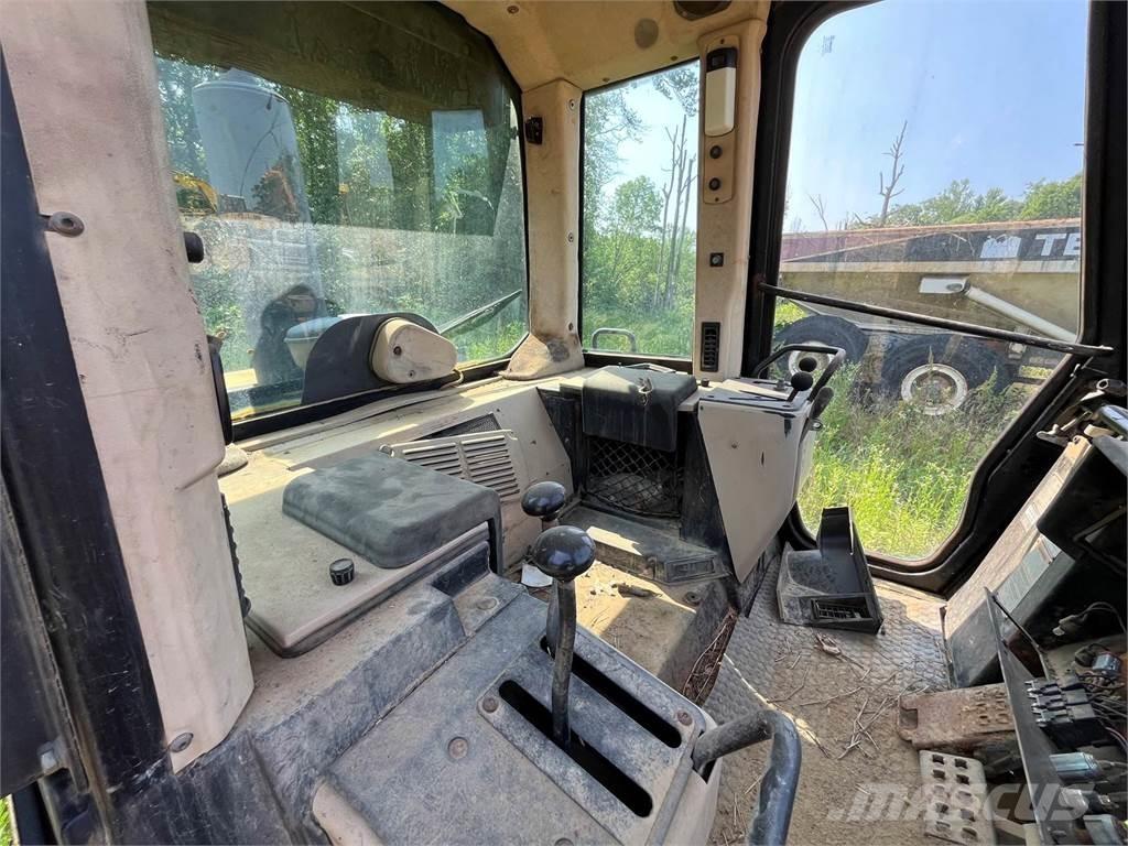 CAT 953C Crawler FEL's