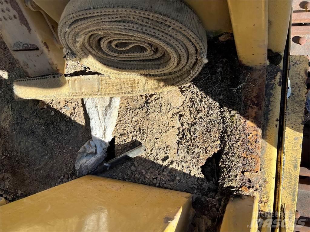 CAT 973 Crawler FEL's