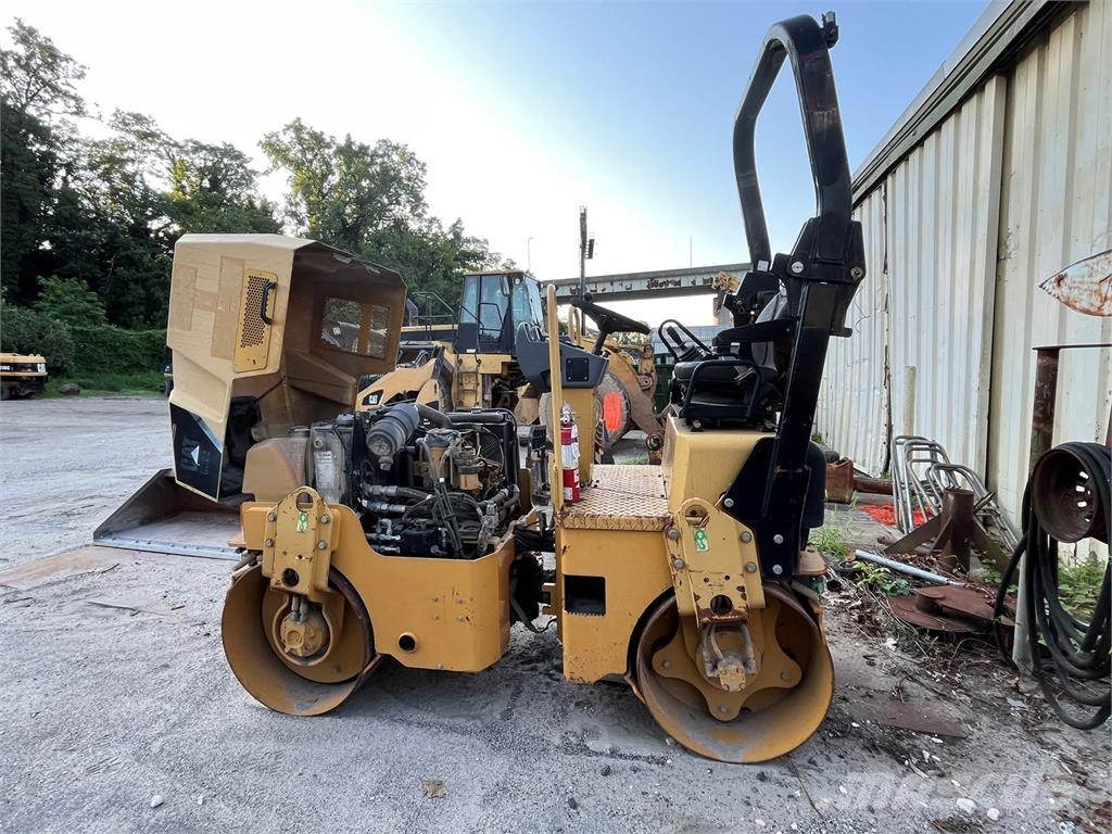 CAT CB22 Single drum rollers