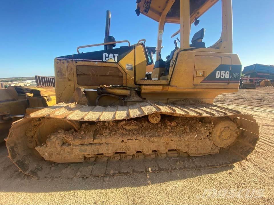 CAT D5G Crawler dozers