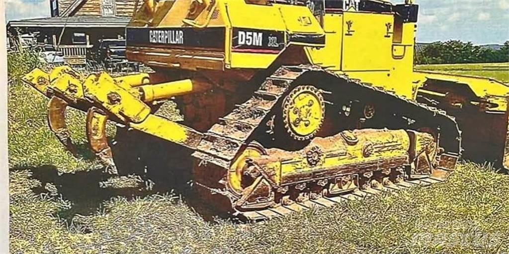 CAT D5M XL Crawler dozers