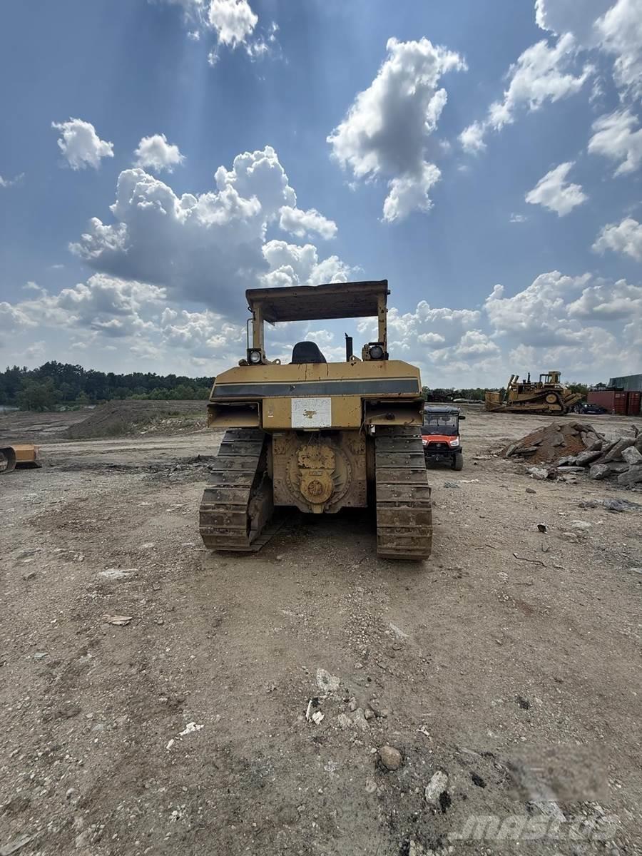 CAT D7H Crawler dozers