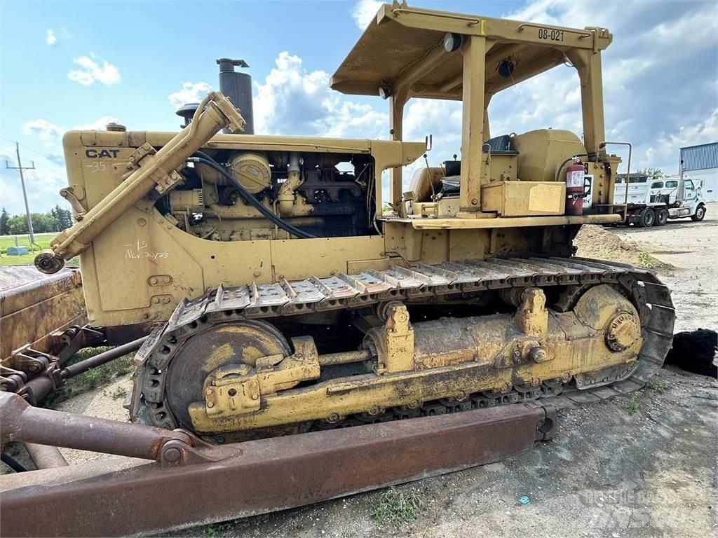 CAT D8H Crawler dozers