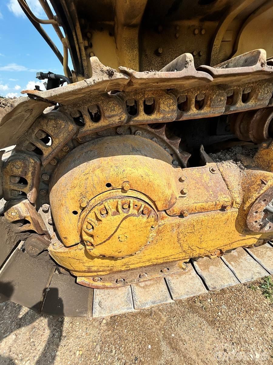 CAT D8H Crawler dozers
