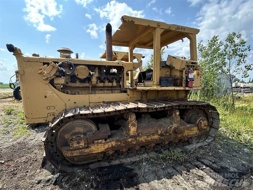 CAT D8H Crawler dozers