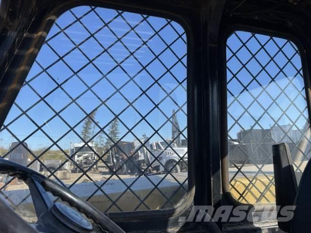 CAT TH83 Telescopic handlers