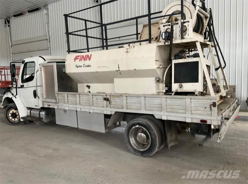 Finn T120 Receiving hoppers, blowers and elevators