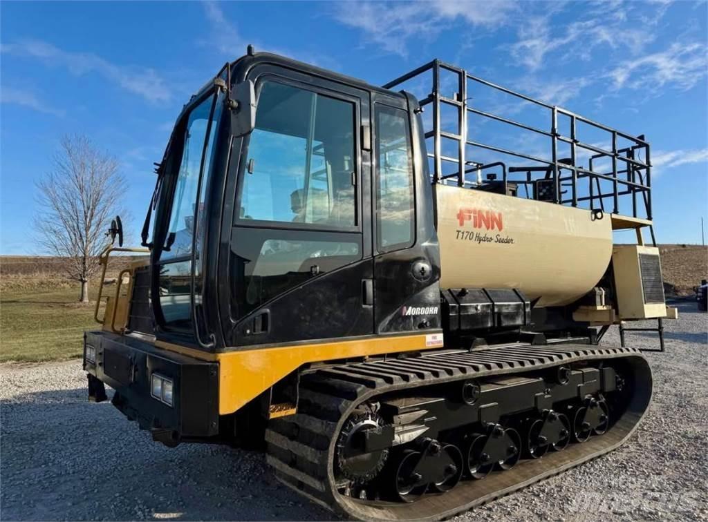 Finn T170 Receiving hoppers, blowers and elevators
