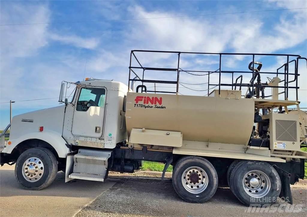 Finn T170 Receiving hoppers, blowers and elevators
