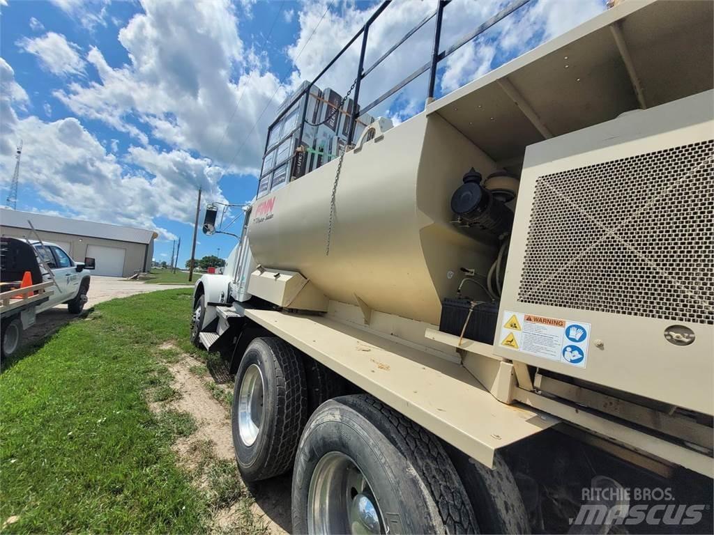 Finn T170 Receiving hoppers, blowers and elevators