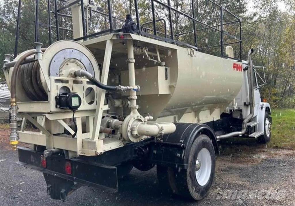 Finn T170 Receiving hoppers, blowers and elevators