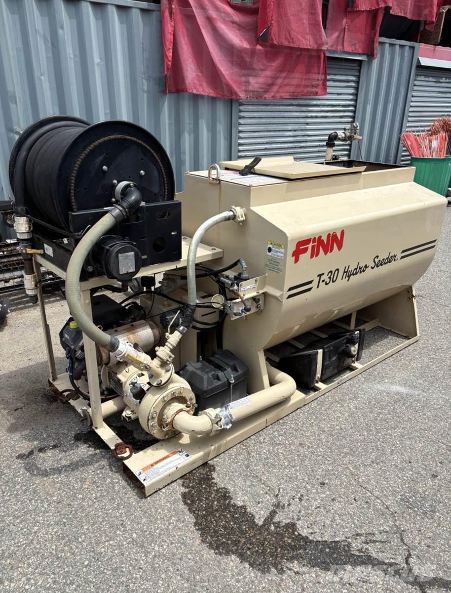 Finn T30 Receiving hoppers, blowers and elevators