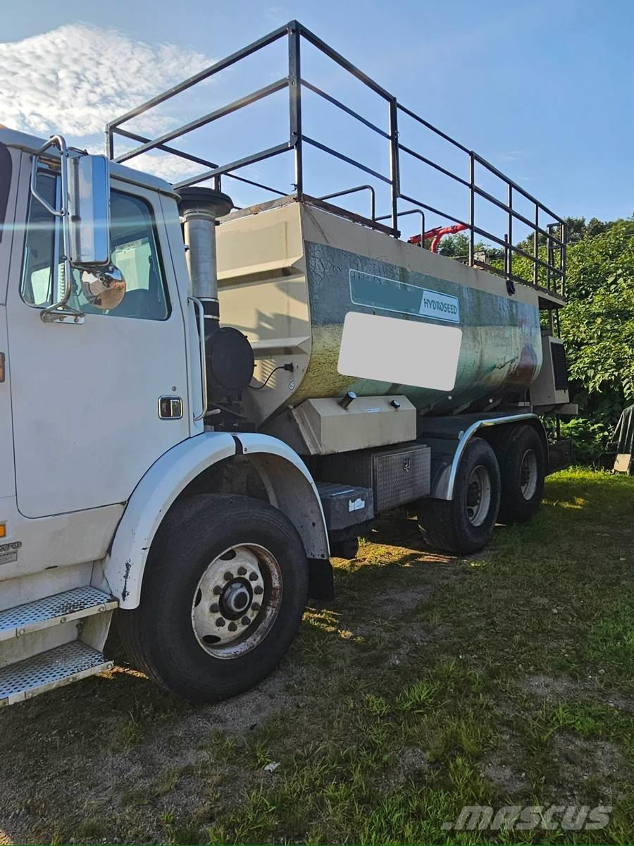 Finn T330 Receiving hoppers, blowers and elevators