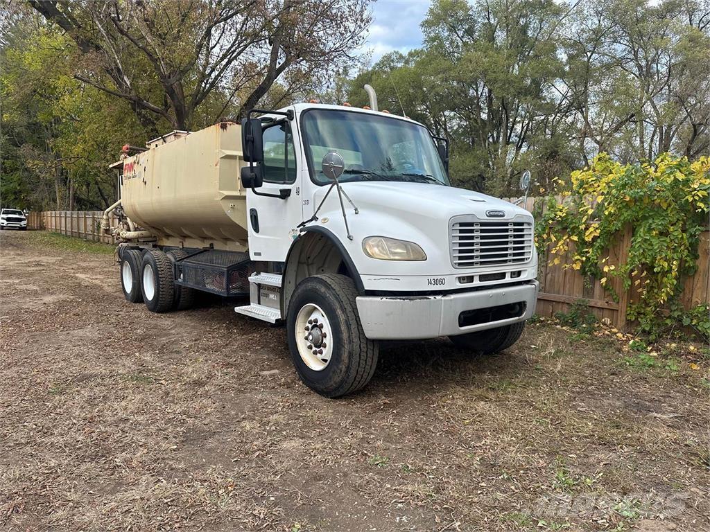 Finn T330 Receiving hoppers, blowers and elevators