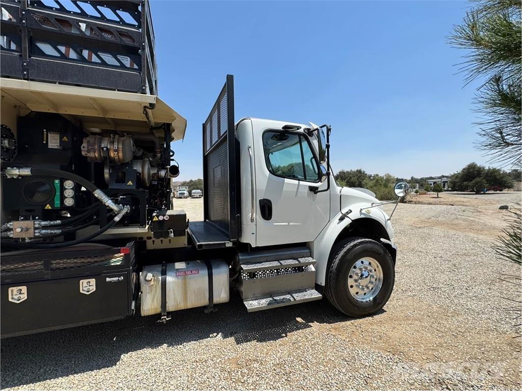 Finn T400 Receiving hoppers, blowers and elevators