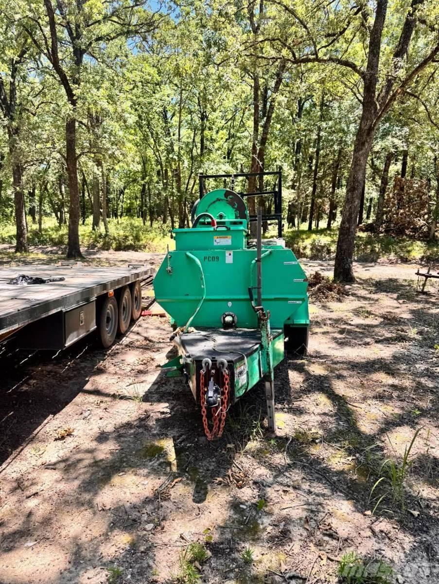 Finn T60T Receiving hoppers, blowers and elevators
