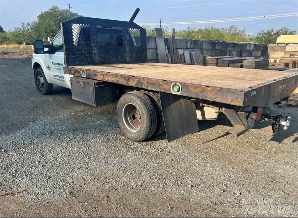 Ford F-350 Flatbed/Dropside trucks