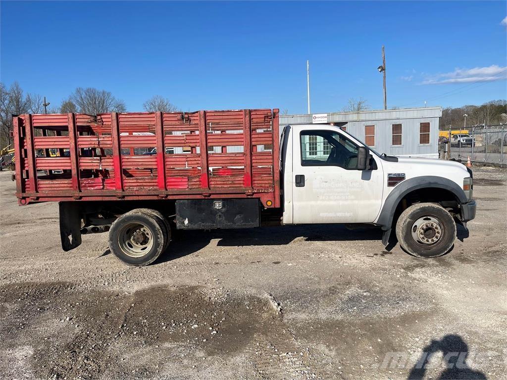 Ford F-450 Livestock carrying trucks