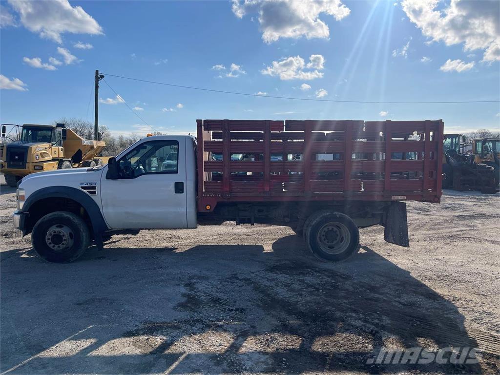 Ford F-450 Livestock carrying trucks