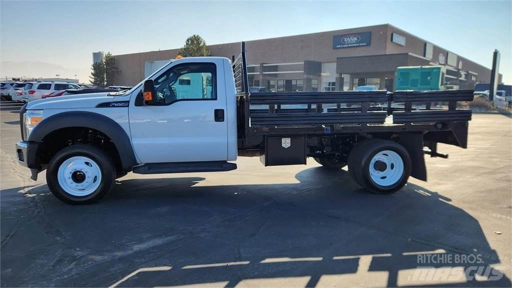 Ford F-550 Livestock carrying trucks