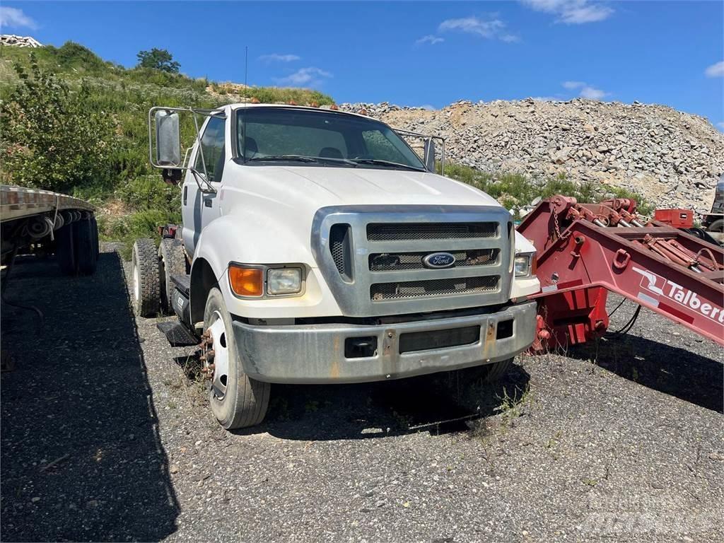 Ford F-650 Chassis Cab trucks