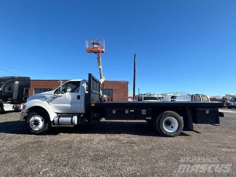 Ford F-750 Flatbed/Dropside trucks