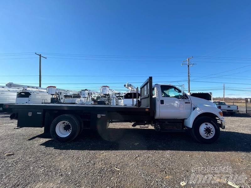 Ford F-750 Flatbed/Dropside trucks