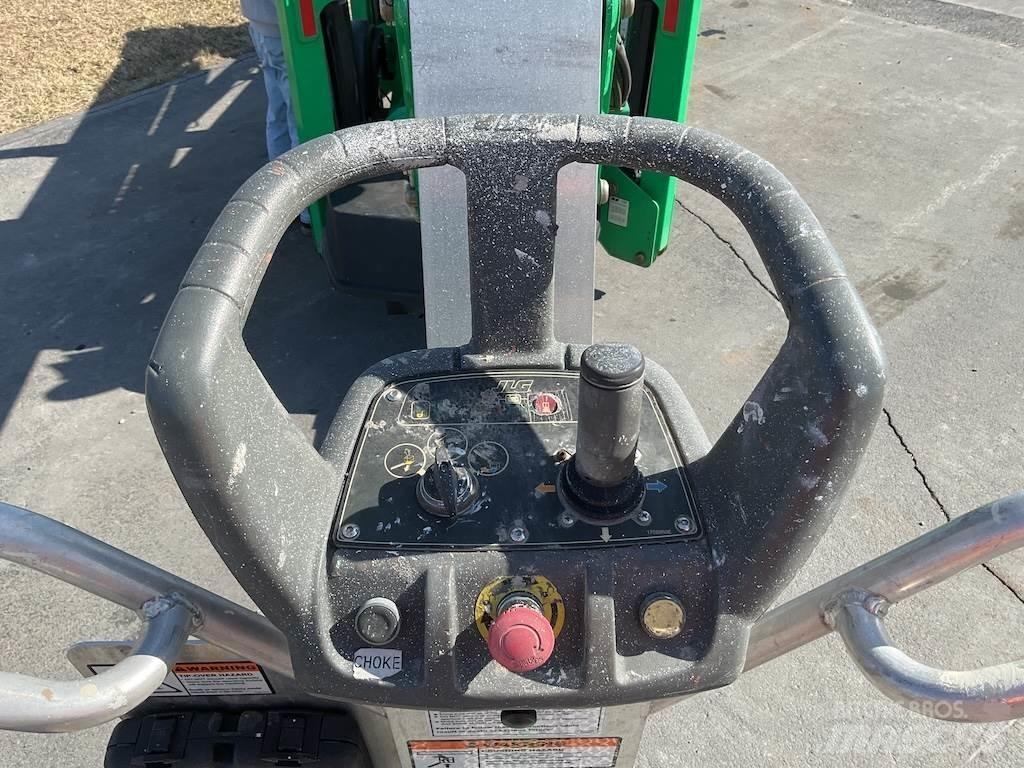 JLG T500J Trailer mounted aerial platforms